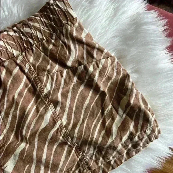 Target Women‘s High-rise Linen Pull-on Shorts A new day Zebra Striped Summer - Picture 5 of 9